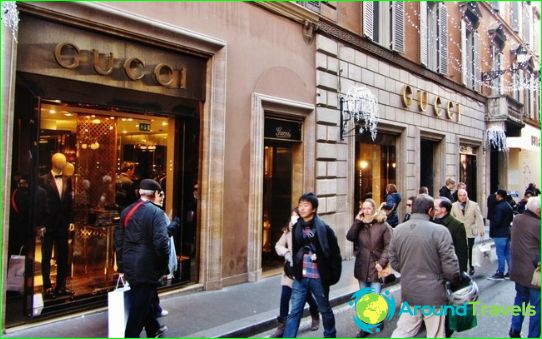 المحلات التجارية والأسواق في روما