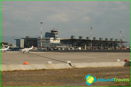 مطار سالونيك