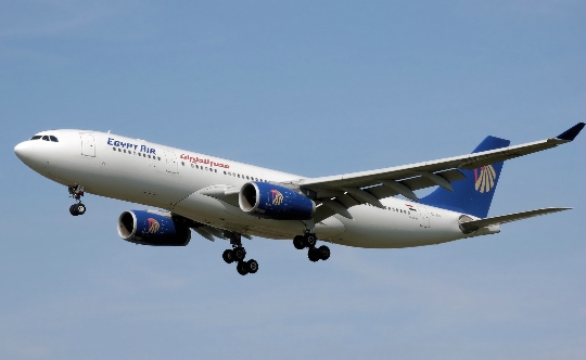 Wie viel muss man von Hurghada nach Moskau fliegen?