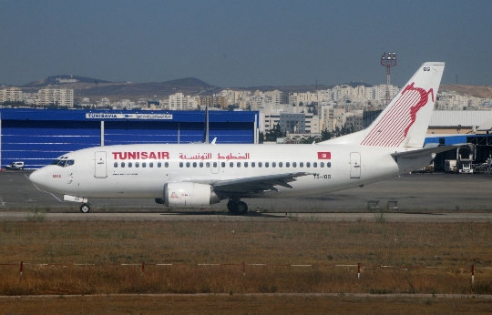 Hvor mye skal jeg fly fra Tunisia til Moskva?