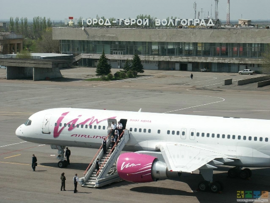 How long is the flight from Volgograd to Moscow?