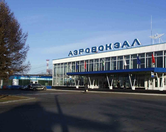 ¿Cuánto cuesta volar de Tomsk a Moscú?