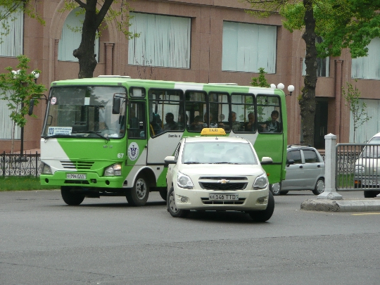 Taksi Uzbekistane
