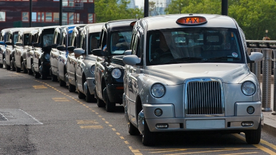 Такси във Великобритания