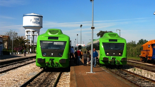 Железници на Португалия