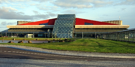 Islannin lentokentät