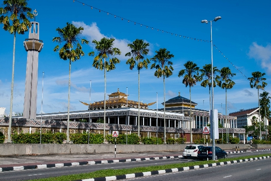 Бандар Сери Бегаван - столицата на Бруней
