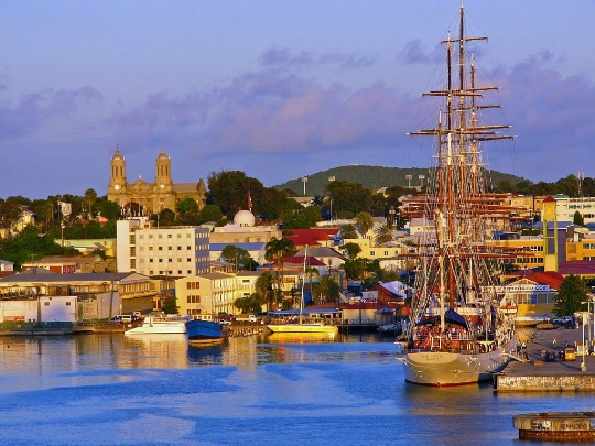 St. Johns - die Hauptstadt von Antigua und Barbuda