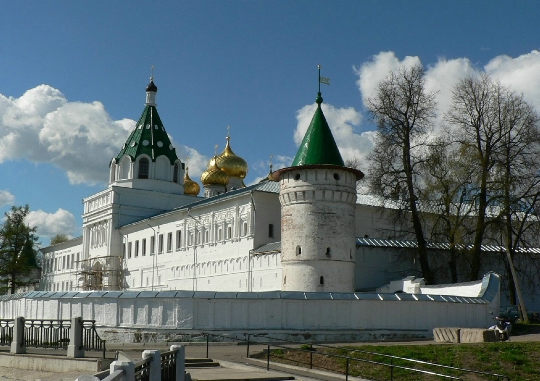 Megfigyelőpadok Kostroma