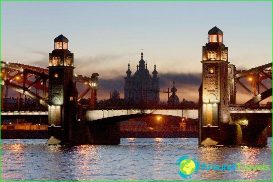 Independent travel to St. Petersburg