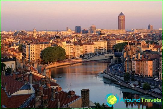 Tours to Lyon