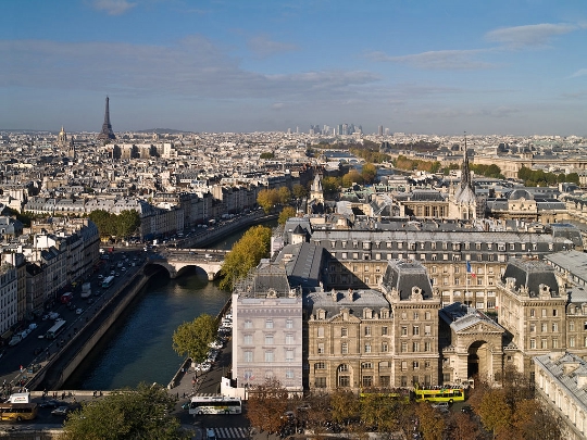 Paryż jest stolicą Francji