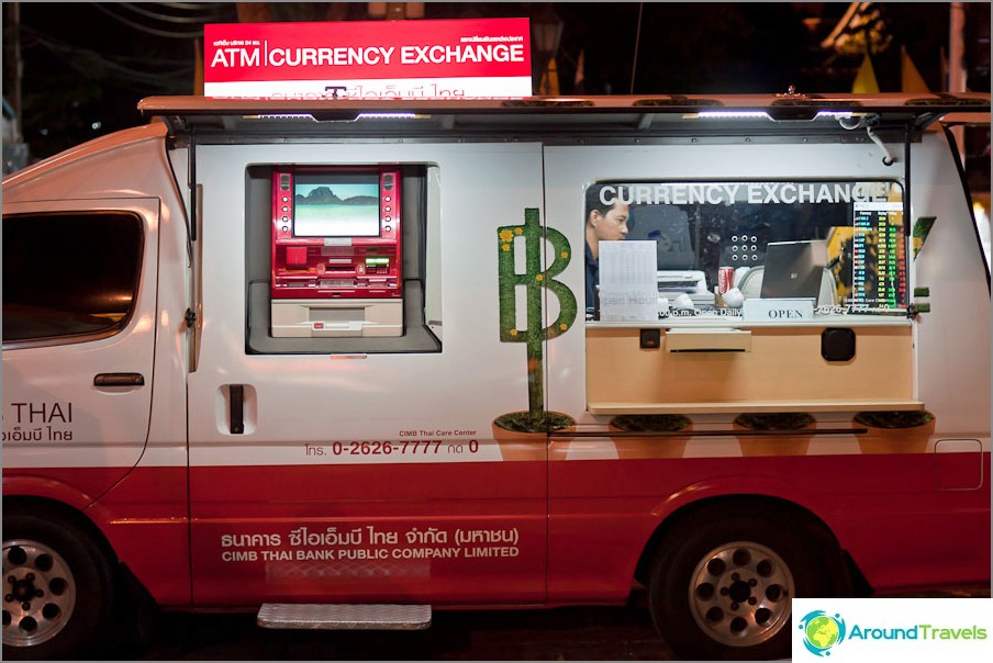 Mobilny bankomat w Bangkoku