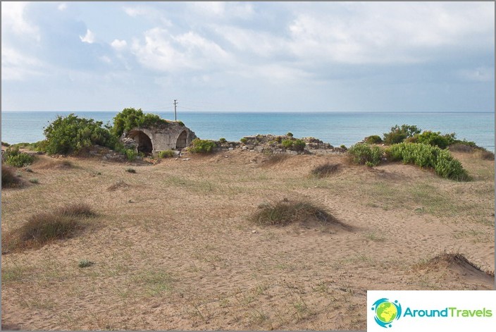 ชายหาดด้านในตุรกีและซากปรักหักพังที่พวกเขา