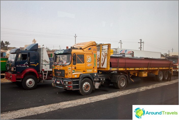 Sulla strada per il Cairo.