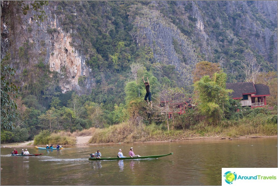 Otro aterrizaje casi en el bote