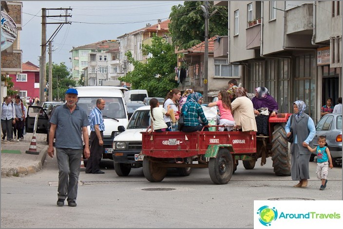 Спеціальний транспорт для жінок.