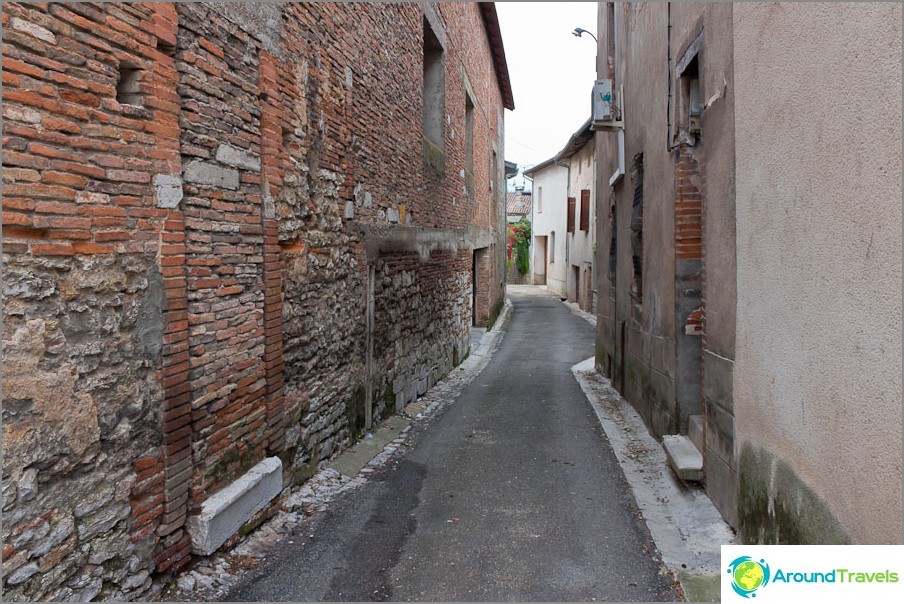 Narrow streets of France