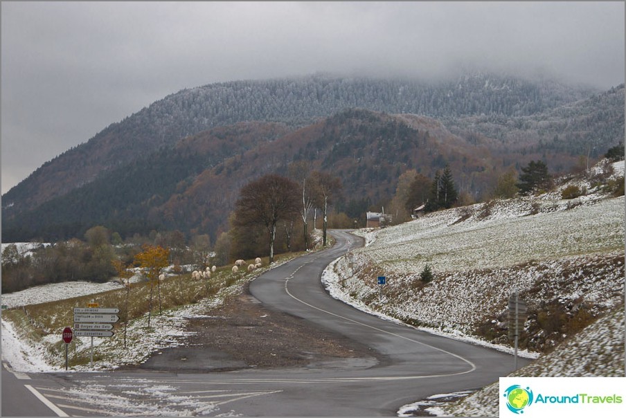 Routes de France - Paysages d'hiver en octobre