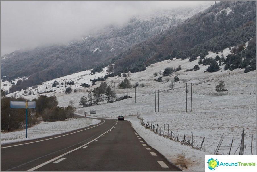 Routes de France - Paysages d'hiver en octobre