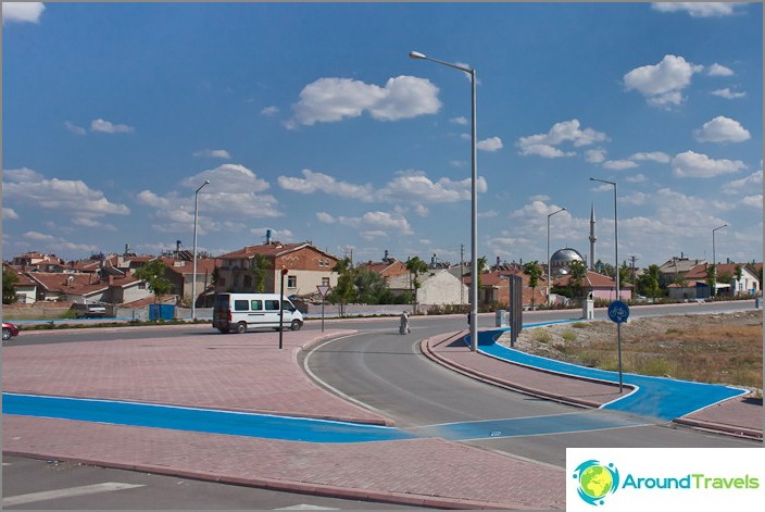 Pistes cyclables. La ville de Konya. Dinde.