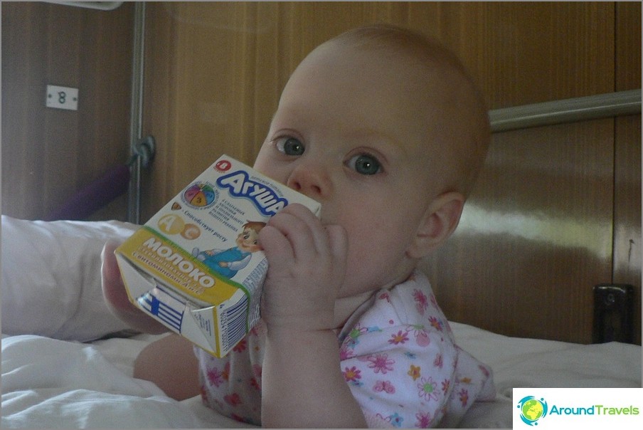 Snack on the top bunk of the compartment