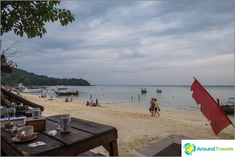 Carpe Diem Cafe op Phi Phi Island en Evening Fire Show