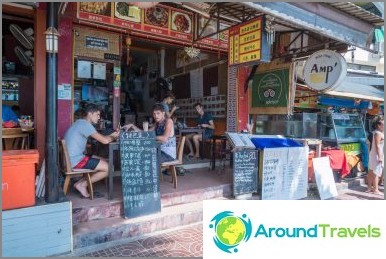 Amp Cafe auf der Insel Phi Phi Don - ein kleines thailändisches Cafe