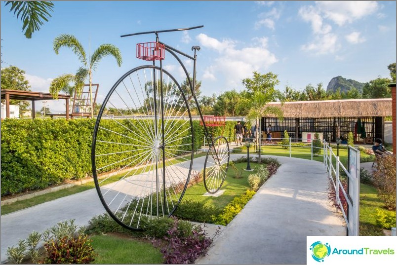 Omvänd hus i Pattaya - en attraktion för barn och selfies