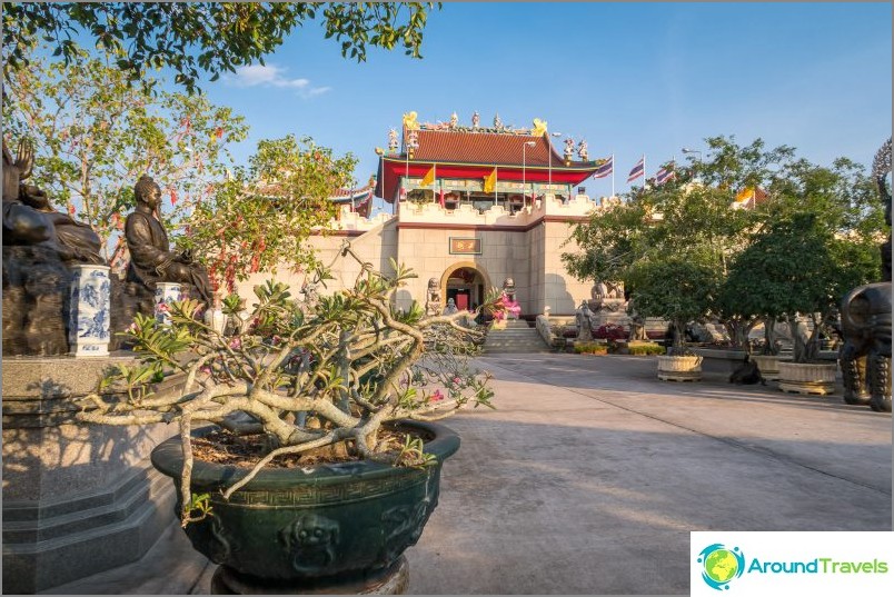 Templo chino en Pattaya - Recomiendo ver