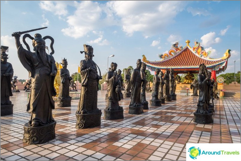 Kínai templom Pattayában - ajánlom megnézni