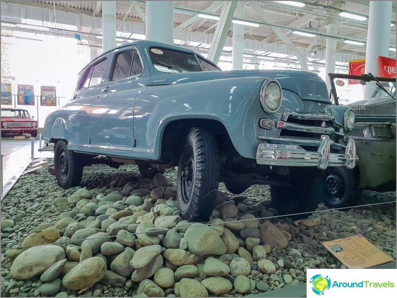 GAZ M-72, le corps est de la victoire, le reste est du SUV GAZ 69