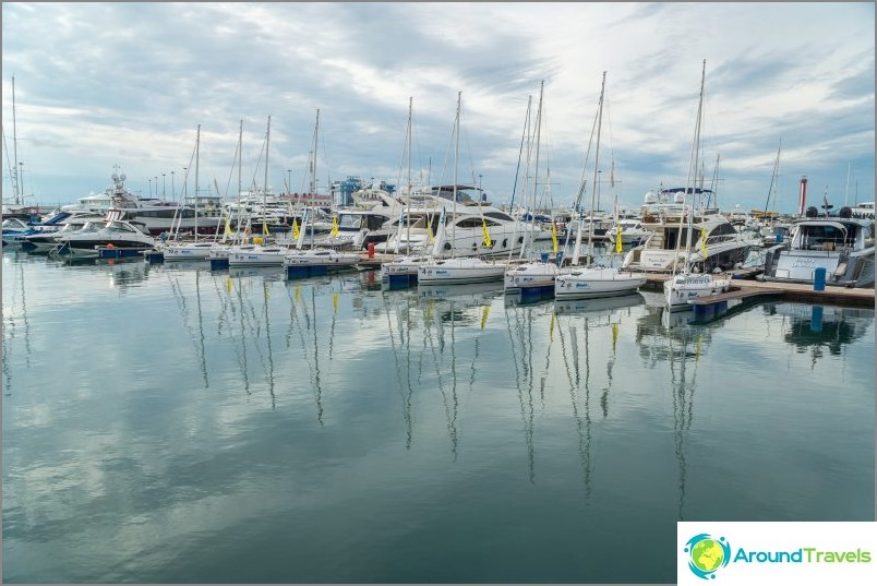 Marine Station in Sochi - yachts, boutiques and Semyon Semyonich