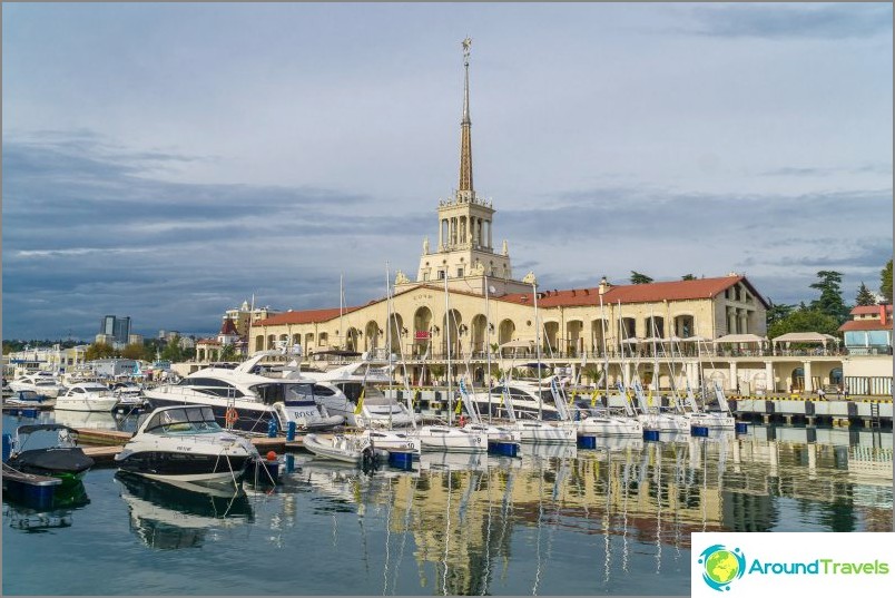 Marine Station in Sochi - yachts, boutiques and Semyon Semyonich