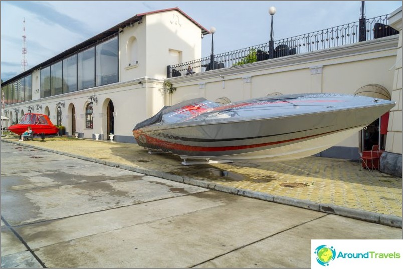 Sea Station in Sochi - jachten, boetieks en Semyon Semenych