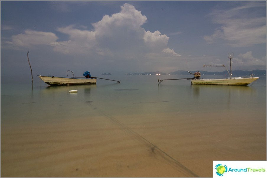 It's quiet and calm at night on Koh Samui