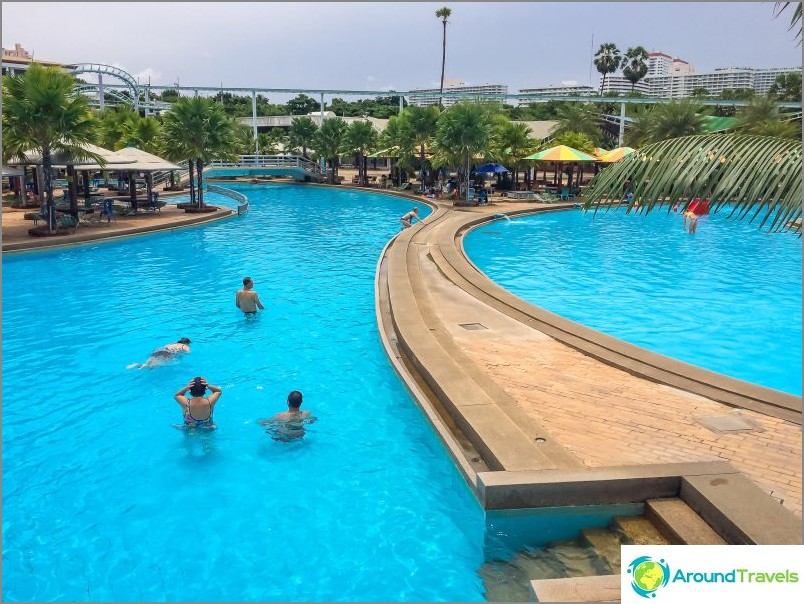 Waterpark Pattaya Park - cheap and shabby