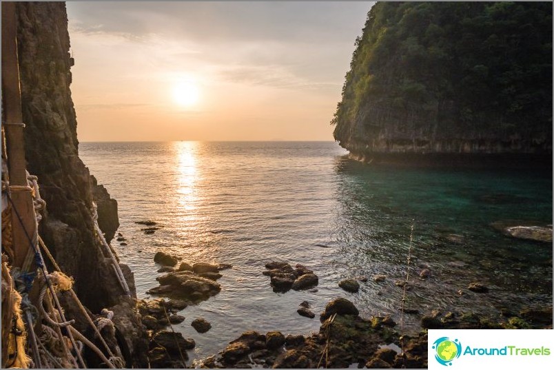 Lo Sam Bay, second entrance to Maya Bay