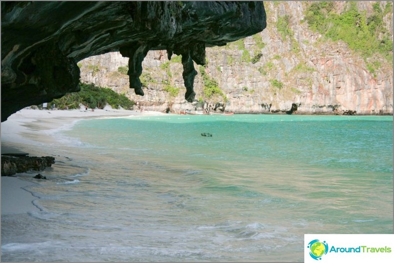 Maya Bay v březnu, samém začátku odlivu