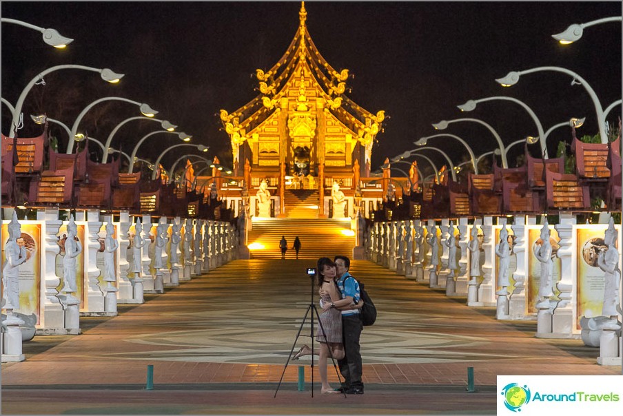 The temple looks very romantic at night