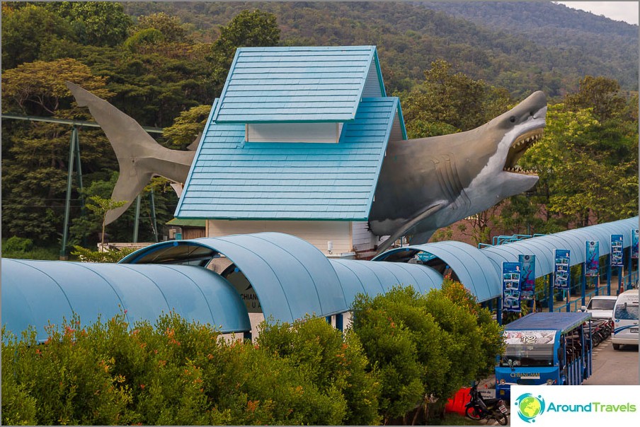 Original entrance to the aquarium