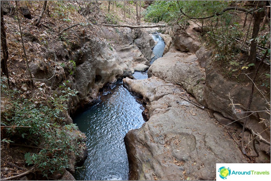 Near Pam Bok Waterfall