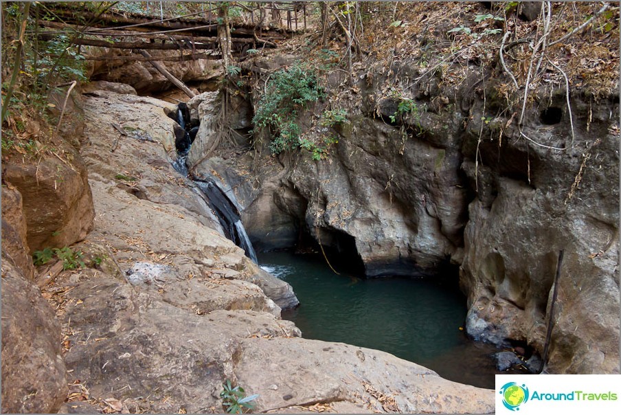 Near Pam Bok Waterfall