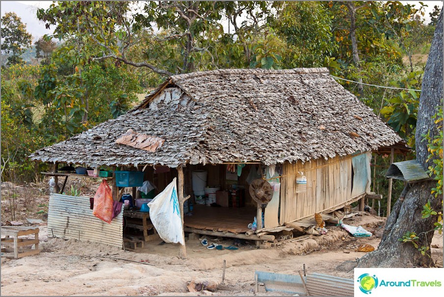 Thailändische Hütte in der Wildnis