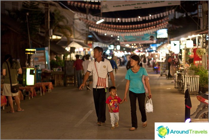 Walking Street in Pai