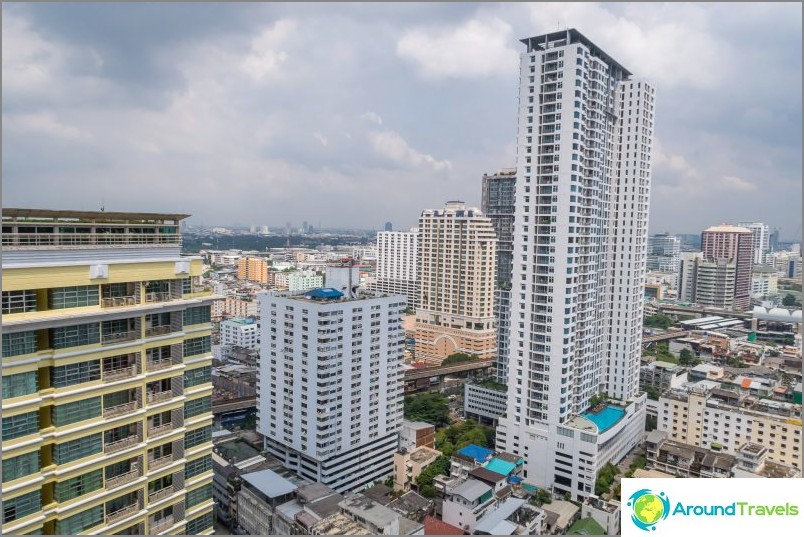 Der Blick von der Wohnung nach Bangkok