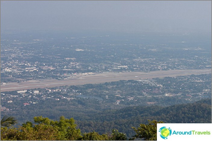 Pohled z hory Doi Suthep v Chiang Mai