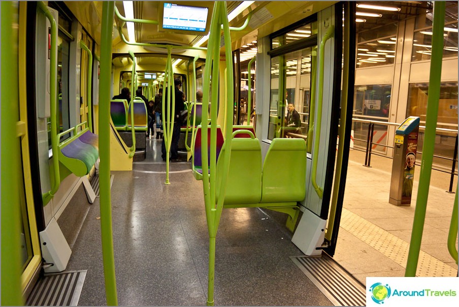 Ingresso al tram di Grenoble senza partenza