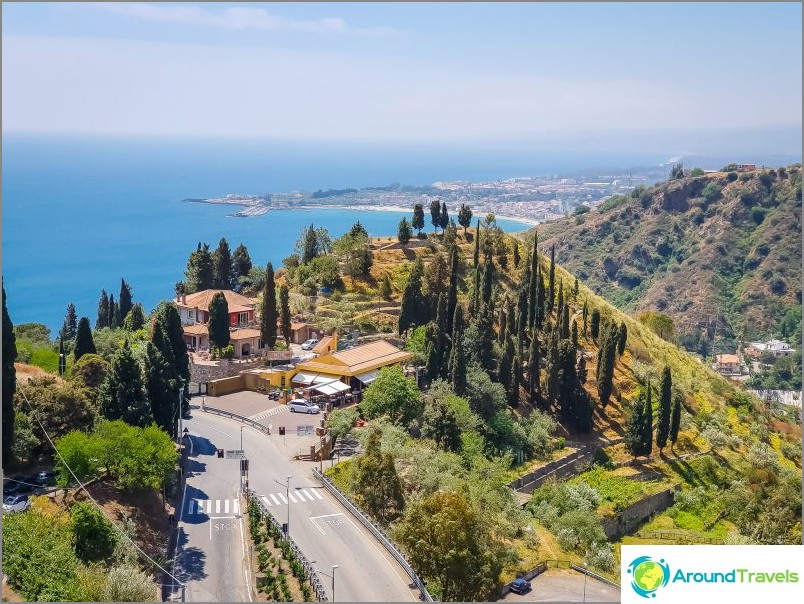 Vistas superiores desde Taormina