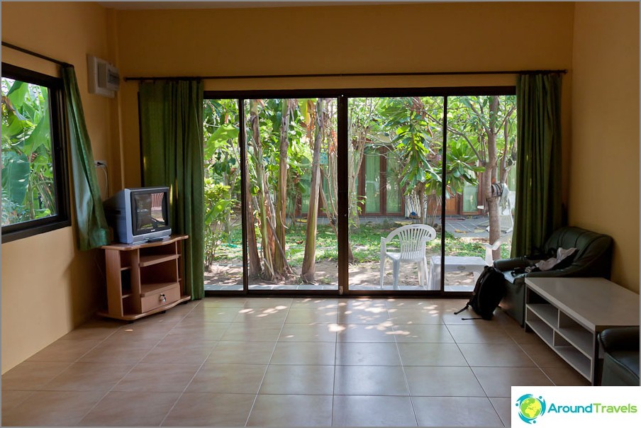 Notre maison à Phuket - vue depuis les portes vitrées